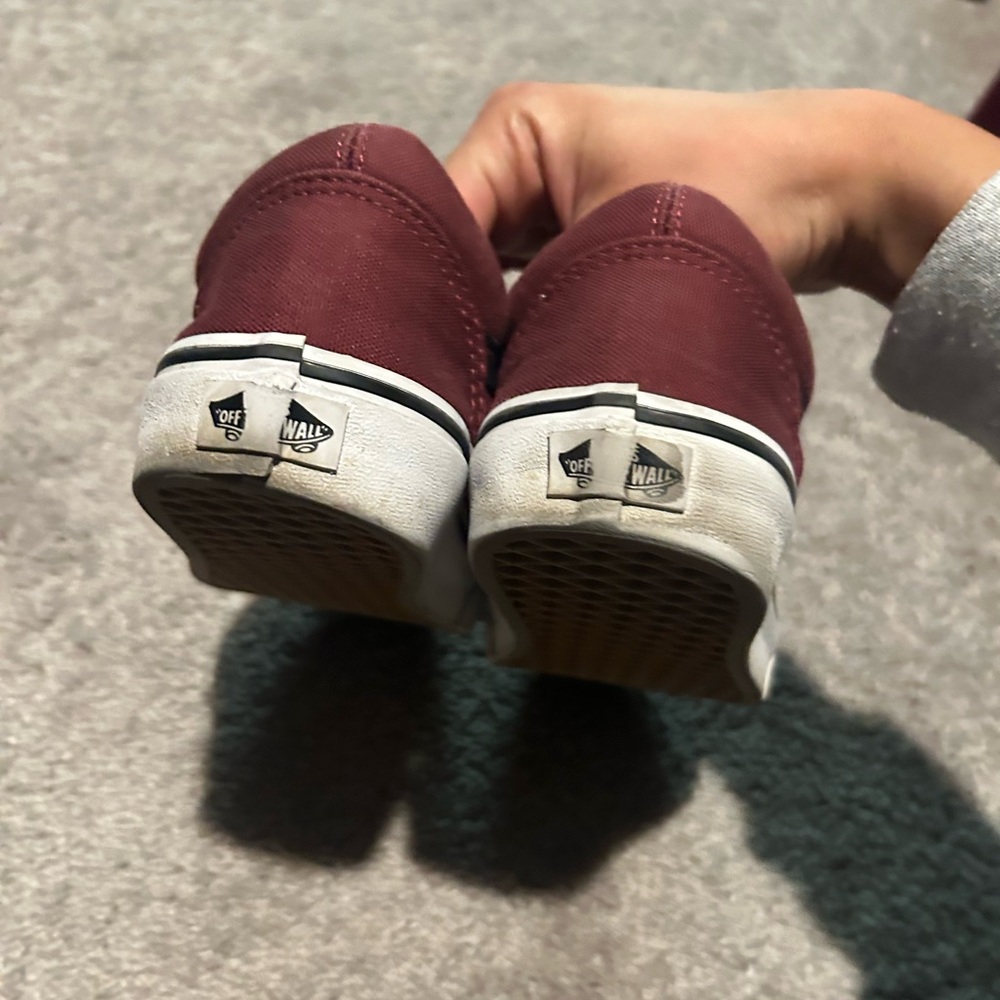 Vans - Picture 2 of 9